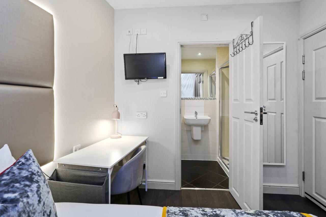 Single Studio Flat Apartment London