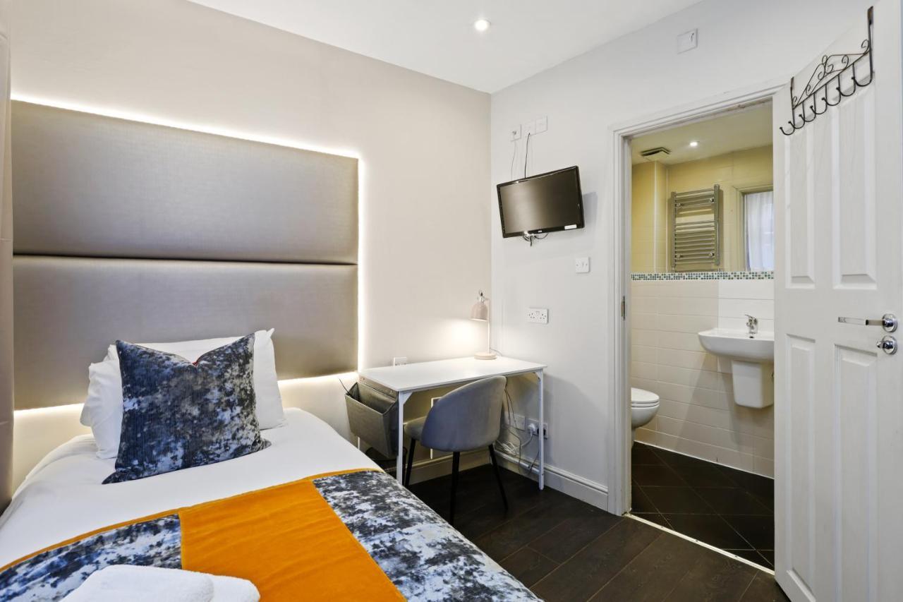 Single Studio Flat *